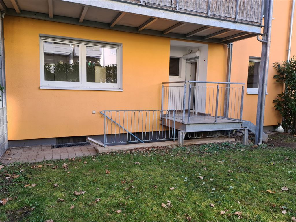 Balkon und Zugang Garten